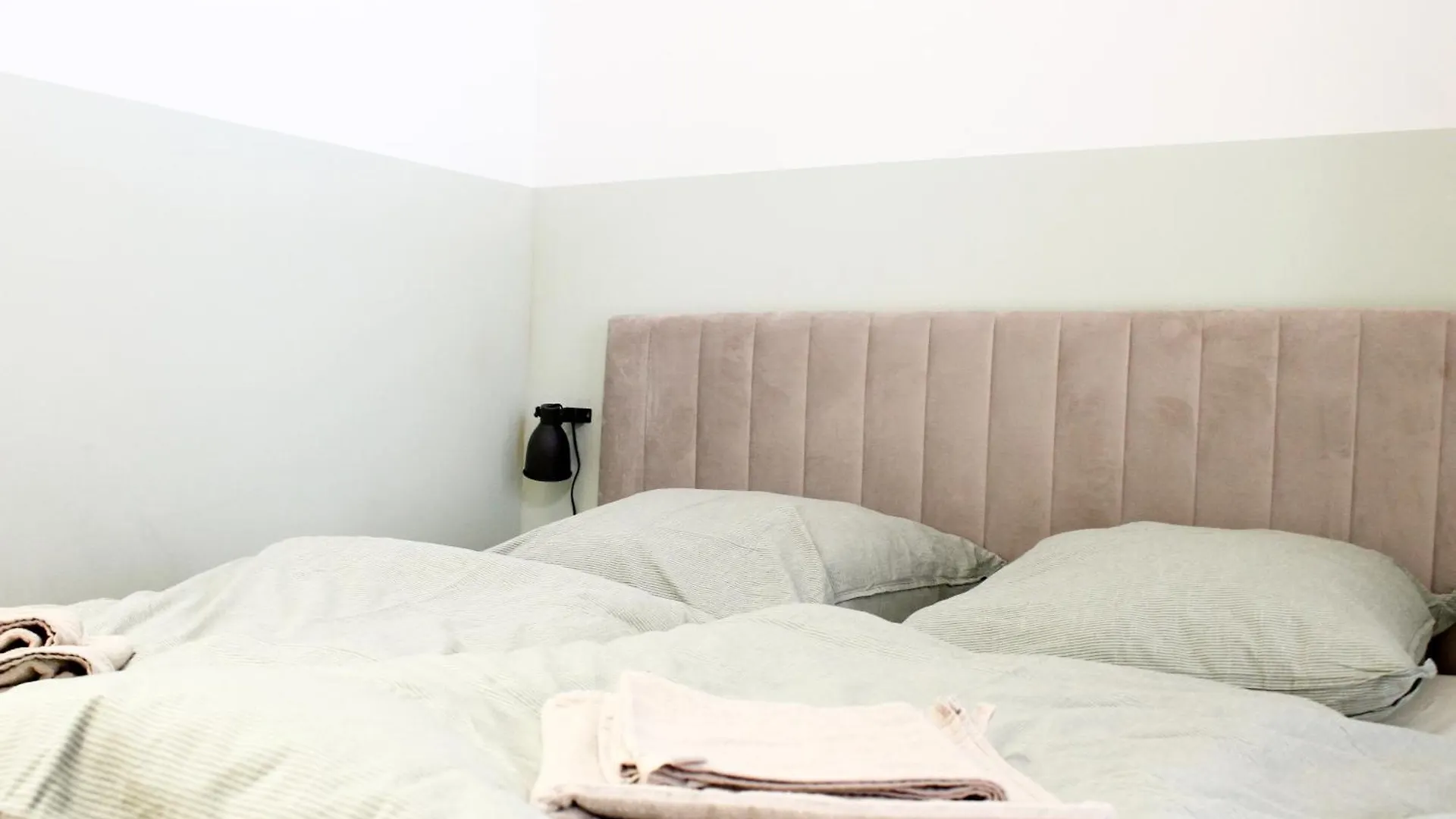 Cozy Trade Fair Apartment מינכן 0*,  גרמניה